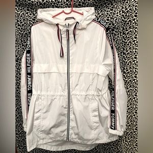 Designer Tommy Hilfiger windbreaker/raincoat